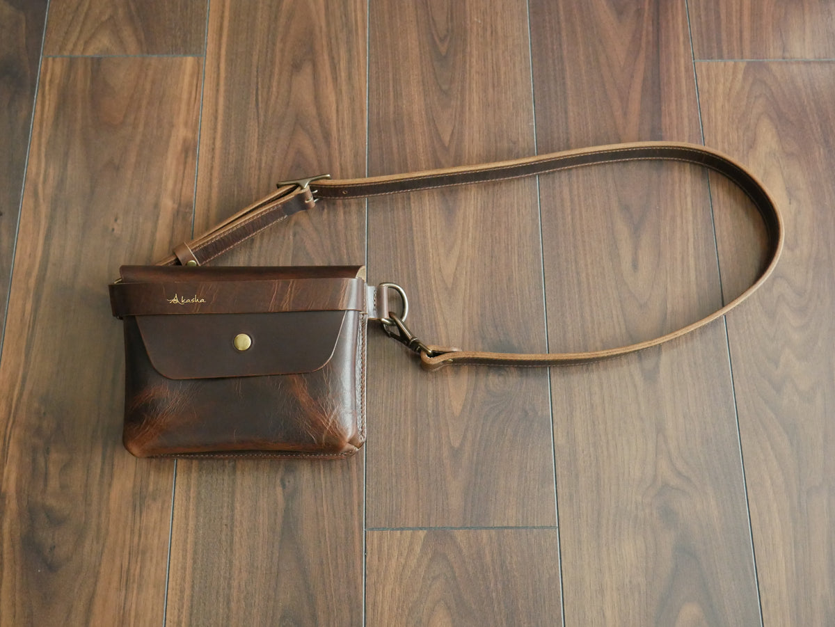 【LIFESTYLIST】ChocolateLeatherMiniBookBag NW Bag - Chocolate – Akasha Leather