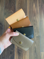 Load image into Gallery viewer, Snap Wallet - Grey
