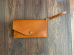 Load image into Gallery viewer, Holly Clutch - Wristlet Cognac
